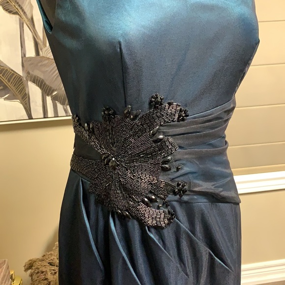 Gorgeous dress - Picture 2 of 15